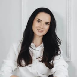 Alona Zhyrnova, headshot